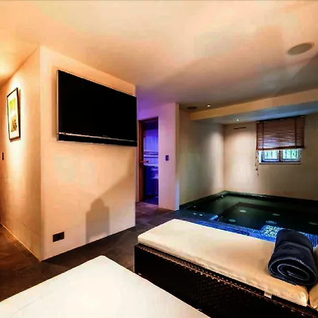 Located In A Luxurious Area Appartement